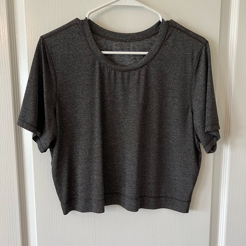 Lululemon cropped short sleeve top